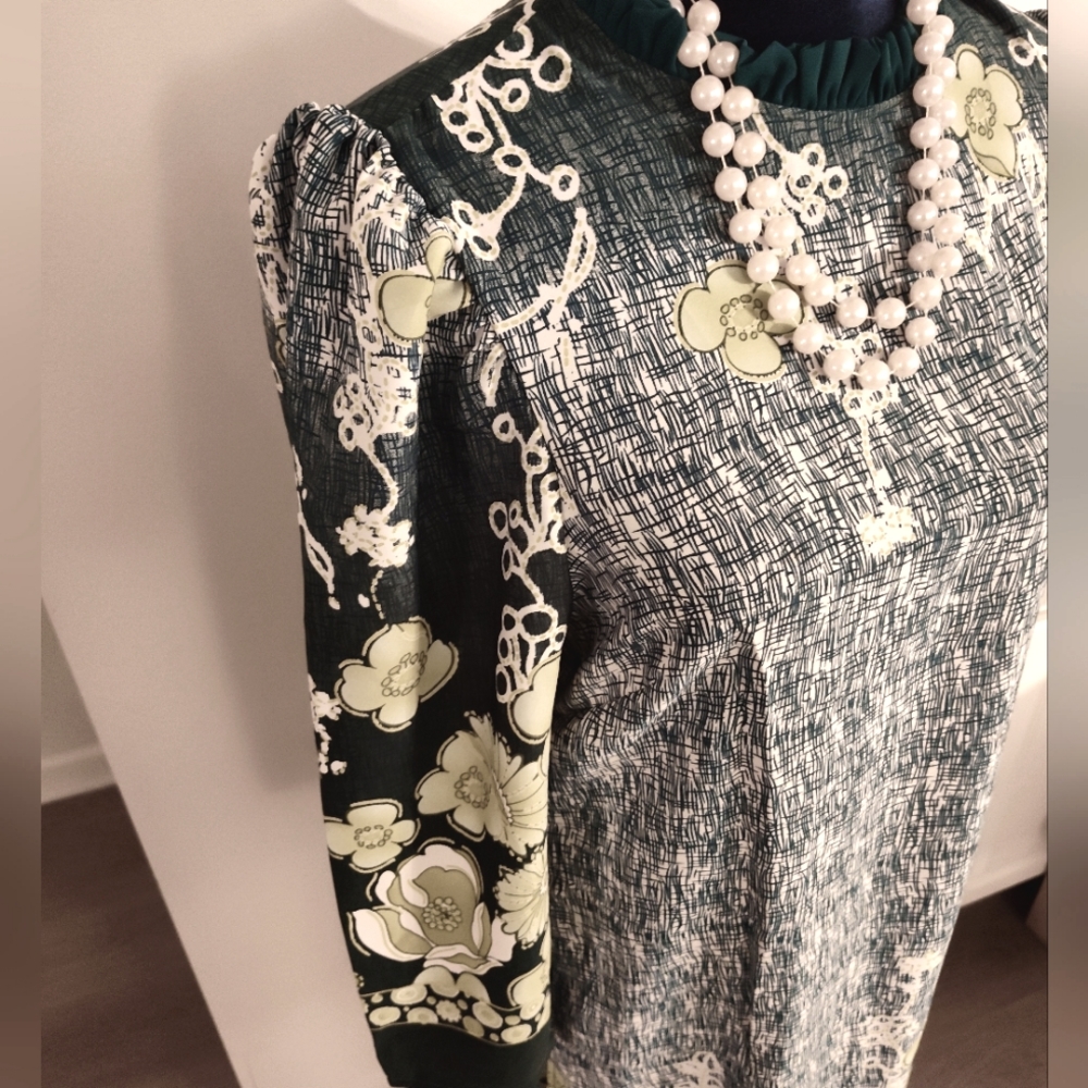 3/$10🆕LAST CHANCE-Green Flowered Kimono/ Dress XXL